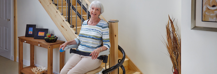 Chair to lift elderly up online stairs